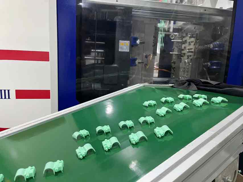 Electronic cigarette mold injection molding